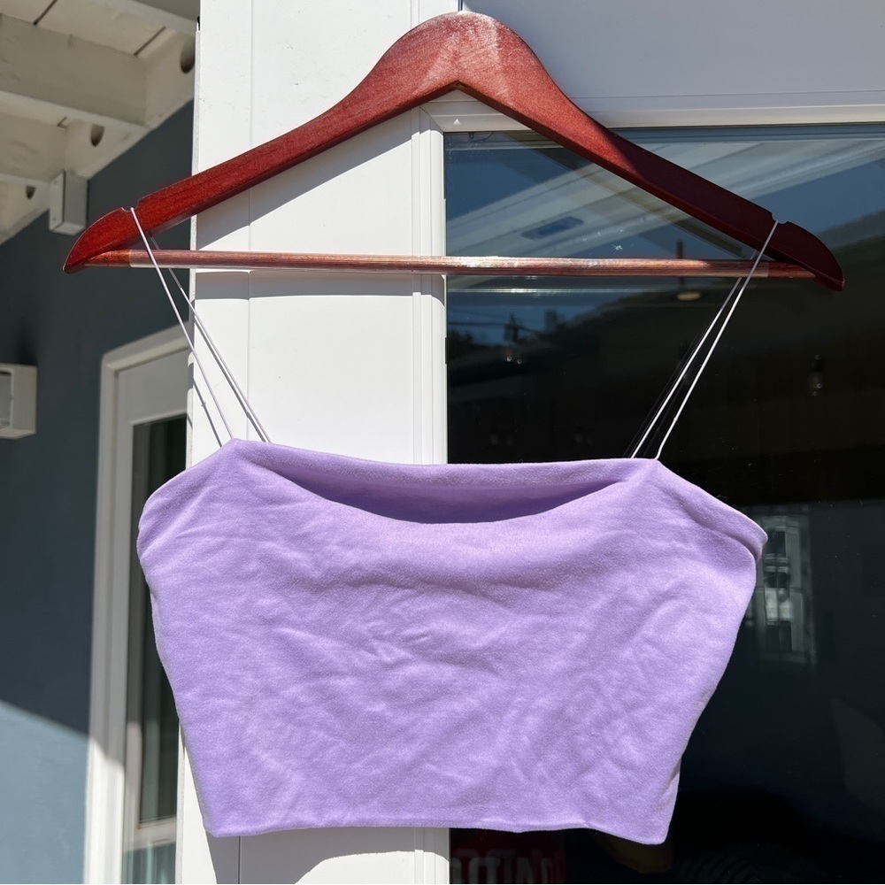 Lavender thin strap crop top tank, women’s size small‍‍‍‍‍‍‍‍‍‍‍‍‍‍‍‍﻿﻿﻿﻿﻿﻿﻿﻿﻿﻿﻿